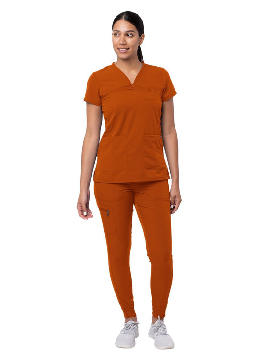 Women’s Movement Booster Jogger Scrub Set